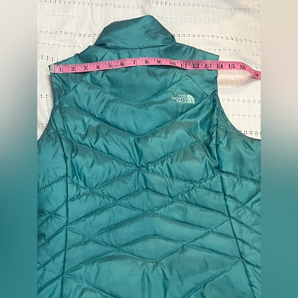 The North Face Women's Aqua Quilted Vest - Picture 11 of 15